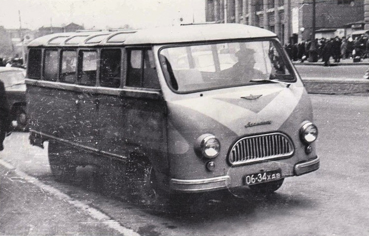 Малоизвестный отечественный микроавтобус показали на фото 3